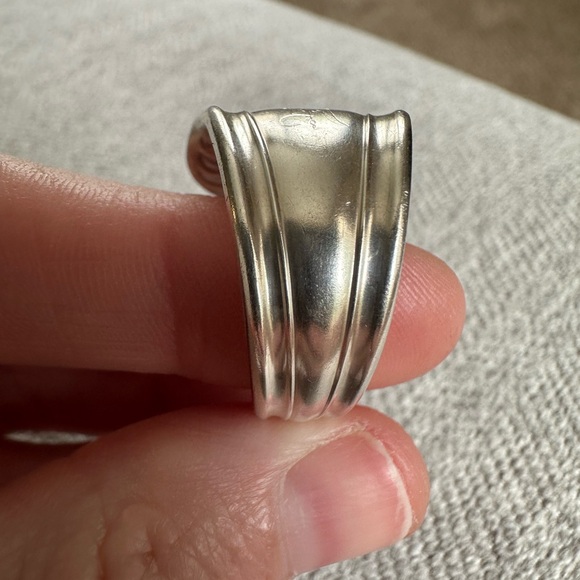 “R” Spoon Ring - Picture 11 of 13